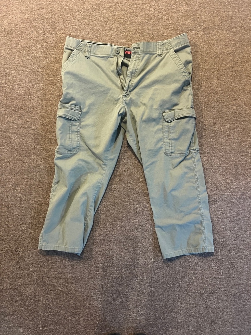 Wrangler green cargo pants 40x30